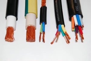 ¿Qué es el cable eléctrico trenzado y cuáles son algunas aplicaciones comunes??